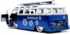Jada Toys Disney Volkswagen T1 busz Stich figurával 253075000