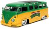 Jada Toys Teenage Mutant Ninja Turtles™ 1962 Volkswagen busz 1:24 fém játákautó Leonardo figurával 253285000