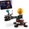 42179 LEGO® Technic™ A Föld és a körülötte keringő Hold