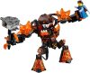 70325 LEGO® NEXO Knights™ Infernox fogjul ejti a királynőt