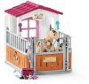 Schleich® Horse Club 42369 Istálló arab telivérrel és lovászlánnyal